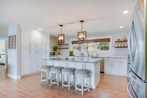 Paradise Packs A Punch! Beachside Home with Heated Pool Outdoor Lounge Steps from Beach Access - image 12