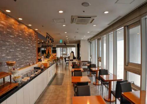 Food and beverages, Haeundae Seacloud Hotel Residence in Haeundae-gu