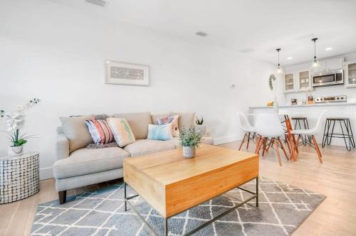 Beachside Suite, Newly Renovated, Steps to the Sand, Relax and Unwind! in St. Augustine, USA