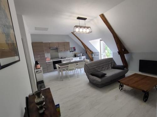 Gîte de charme avec piscine, terrasse et jardin dans la vallée du Loir - FR-1-491-381 (Gite de charme avec piscine, terrasse et jardin dans la vallee du Loir - FR-1-491-381) in Authon