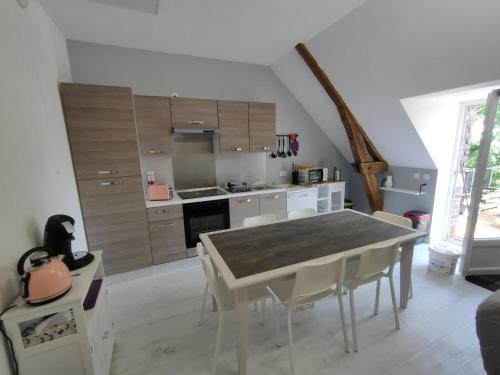 Gîte de charme avec piscine, terrasse et jardin dans la vallée du Loir - FR-1-491-381 (Gite de charme avec piscine, terrasse et jardin dans la vallee du Loir - FR-1-491-381) in Authon