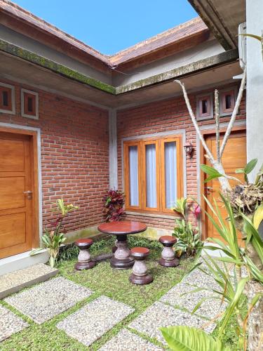 Exterior view, Made Oka Homestay and Warung in Munduk