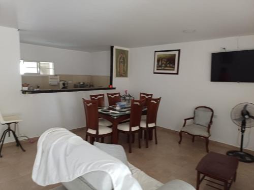 HABITACION PARA 2 PERSONAS COMODA