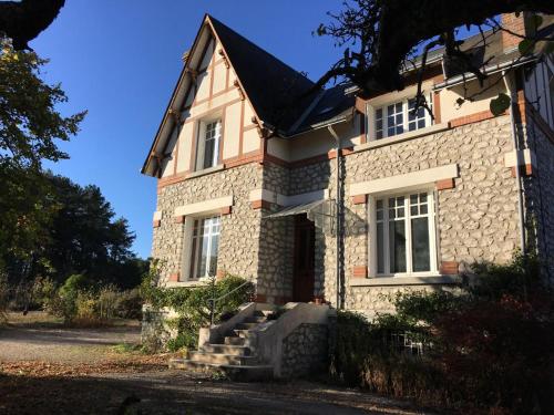 Gîte Dhuizon, 6 pièces, 8 personnes - FR-1-491-436 - Location saisonnière - Dhuizon