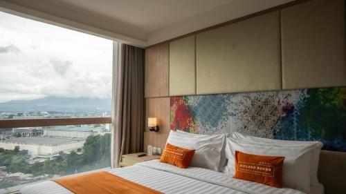 Deluxe King Room image 2