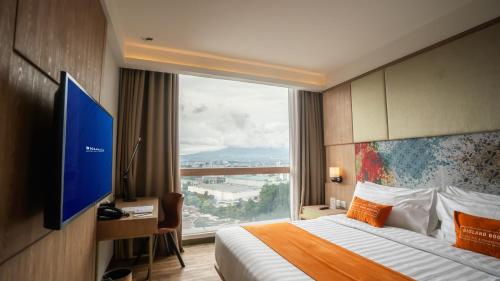 Deluxe King Room room in Bigland Bogor Hotel Powered by Archipelago