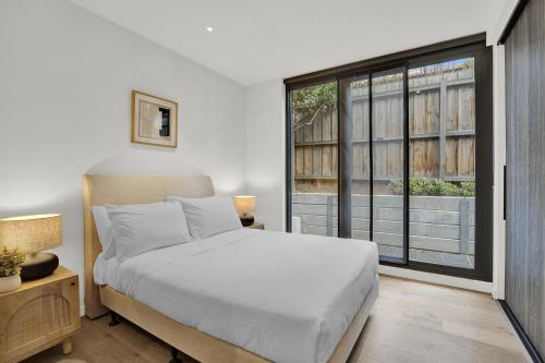 Sophisticated 2-Bed by St Kilda Botanical Gardens