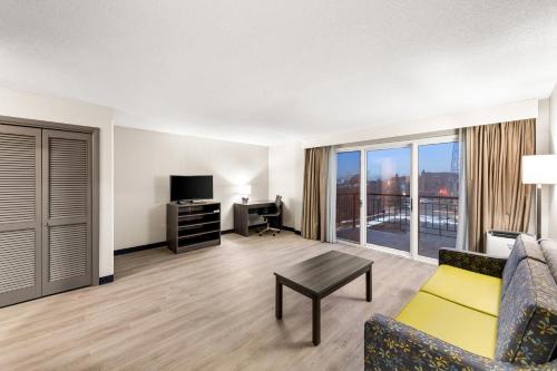 Clarion Pointe Rhinelander Downtown