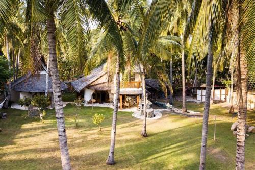 Beach-Front Sumbawa Surf House