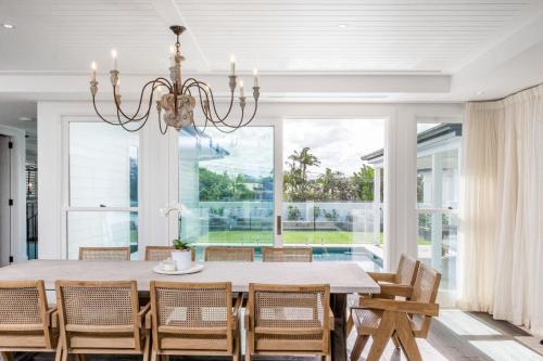 Aquarium House - with direct beach access & pool