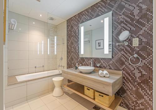 Your Story of Luxury Begins Here - image 8