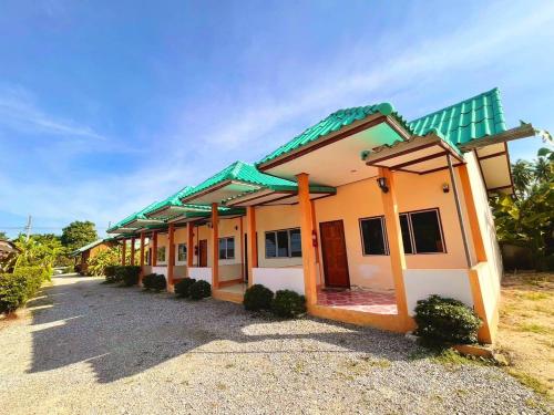 จันทวี รีสอร์ท Room Type - Double Room with Private Bathroom