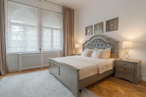 UNIQUE Experience - Palat istoric Oradea -Ultraelegant și spațios, Орадя