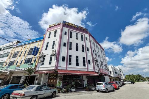 Exterior view, Hotel Kuang Hua in Sitiawan