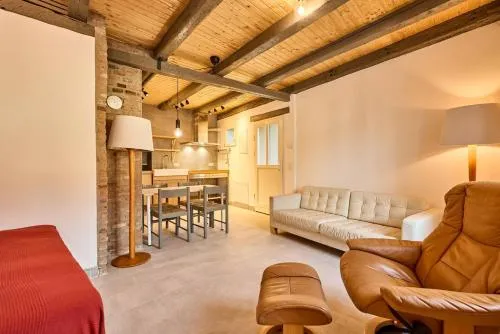 Rote Wohnung - Ferienwohnung (Goldenes-Häusle) in Sulzbach an der Murr, Deutschland