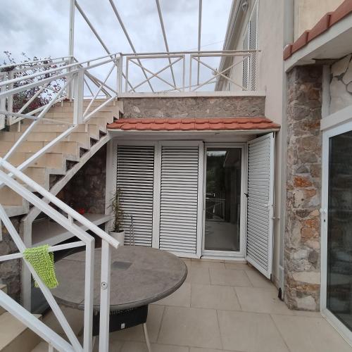 Erkély/terasz, Suntime villa Laguna in Bigovo
