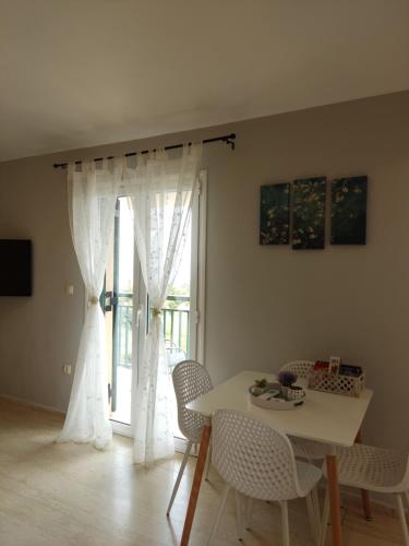 Blue & Green Apartments , Dassia - Corfu 1&2-3&4, Дассия (фото 7)