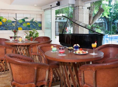 Bar/lounge, Hotel Viva Villahermosa in Los Rios