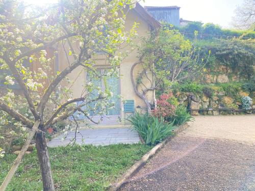 Résidence Les Trois Jardins avec WIFI et Parking gratuit Résidence Les Trois Jardins avec WIFI et Parking gratuit