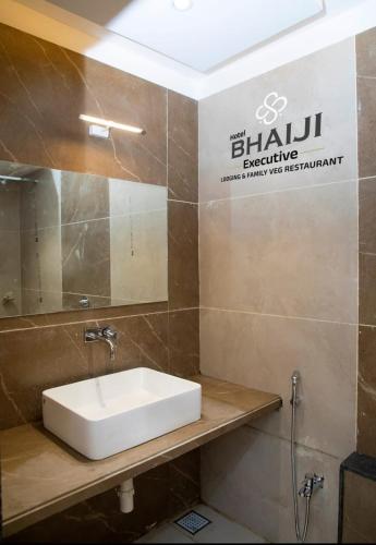 Hotel Bhaiji Executive