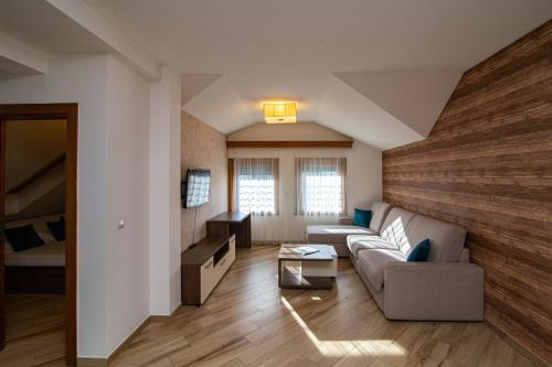 Central Inn, Zlatibor