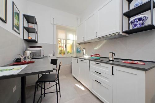 4BNB - Leone IV Apartment - image 7