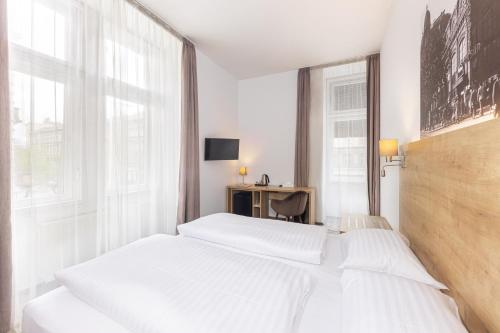 City Hotel Ring - image 8