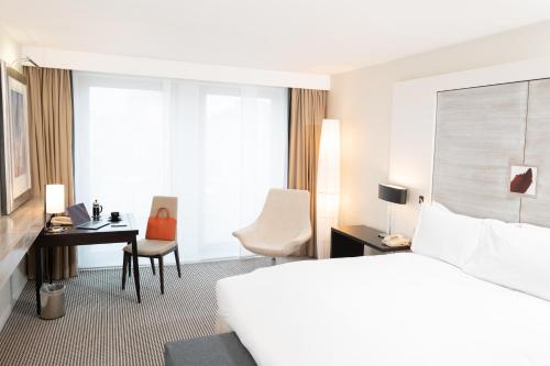 room detail thumbnail 1