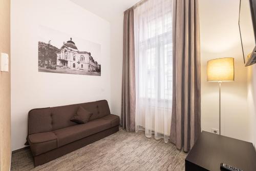 City Hotel Ring - image 13