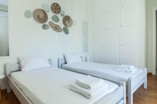 Shades of Athens - image 3