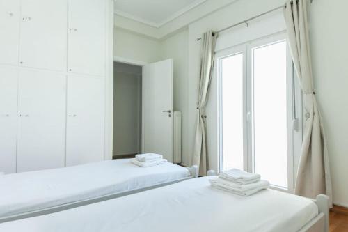 Shades of Athens - image 9