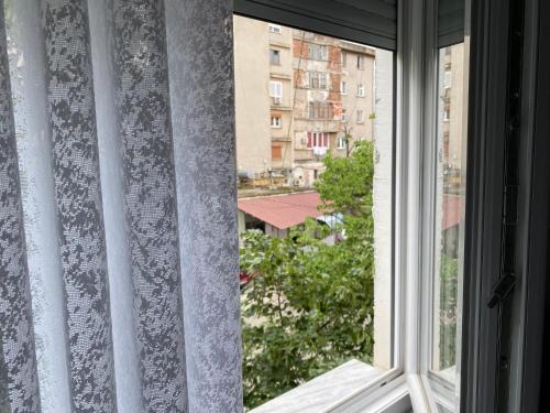 Apartament me qera 2+1