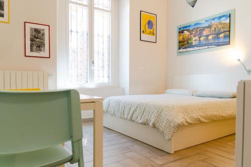 La piccola by HAPPYHOSTORINO