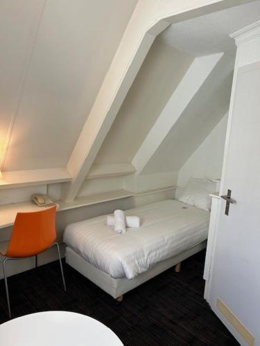 Multatuli Hotel - image 7