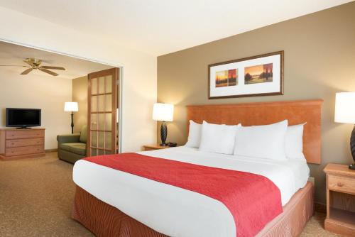 Country Inn & Suites by Radisson, Davenport, IA