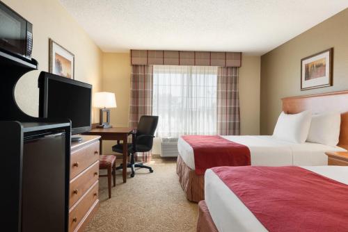 Country Inn & Suites by Radisson, Davenport, IA