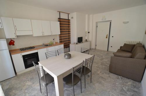Apartment image 6