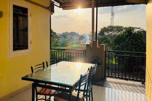 Vista exterior, OYO 90683 Teratai Homestay in Medan Amplas