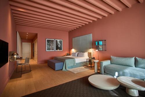 Hotel Calatrava - main image