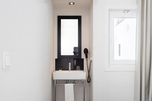 Single Room image 4
