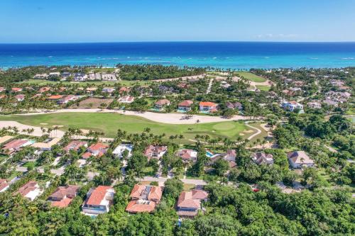 5-Bedroom Pool Villa for up to 10 people in Puntacana Resort & Club - image 4