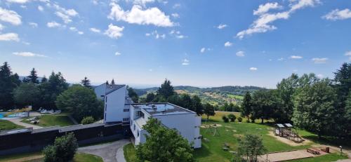 Pools, Sauna und Balkon mit Panoramablick