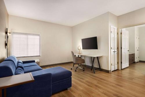 La Quinta by Wyndham Port Arthur - image 3