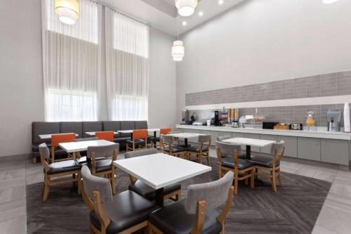 Ételek és italok, La Quinta Inn & Suites by Wyndham Ft. Pierce in Fort Pierce (Florida)