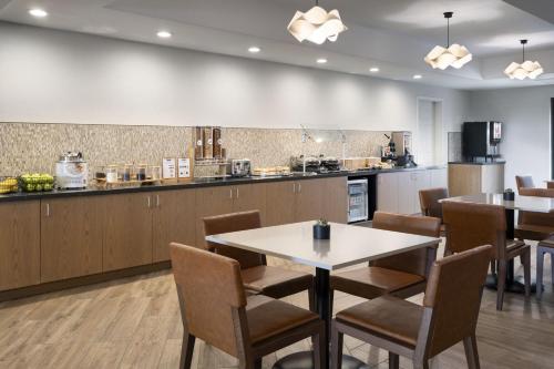 Fairfield by Marriott Inn & Suites Fresno Riverpark