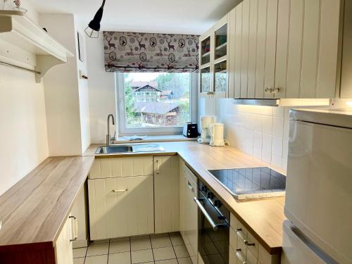 2 bedrooms, 5 beds