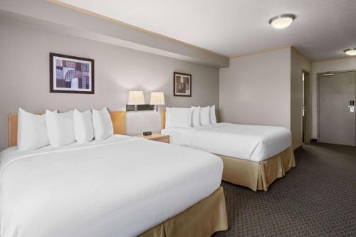 Superior Queen Room with Two Queen Beds - Non-Smoking
