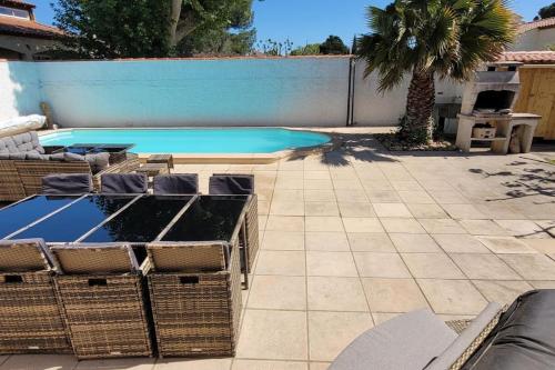 Belle villa, avec Jardin Piscine Jacuzzi et Sauna - Location, gîte - Istres