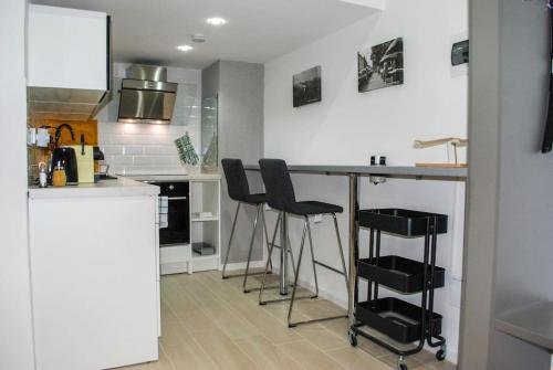 Stylish quiet central home w cheap parking closeby - Tap to explore photos