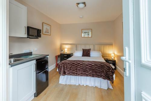Roger Ground - Studios & Room Only Accommodation - image 10